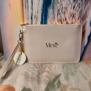 Chic Cream 'Mrs.' Wristlet Clutch